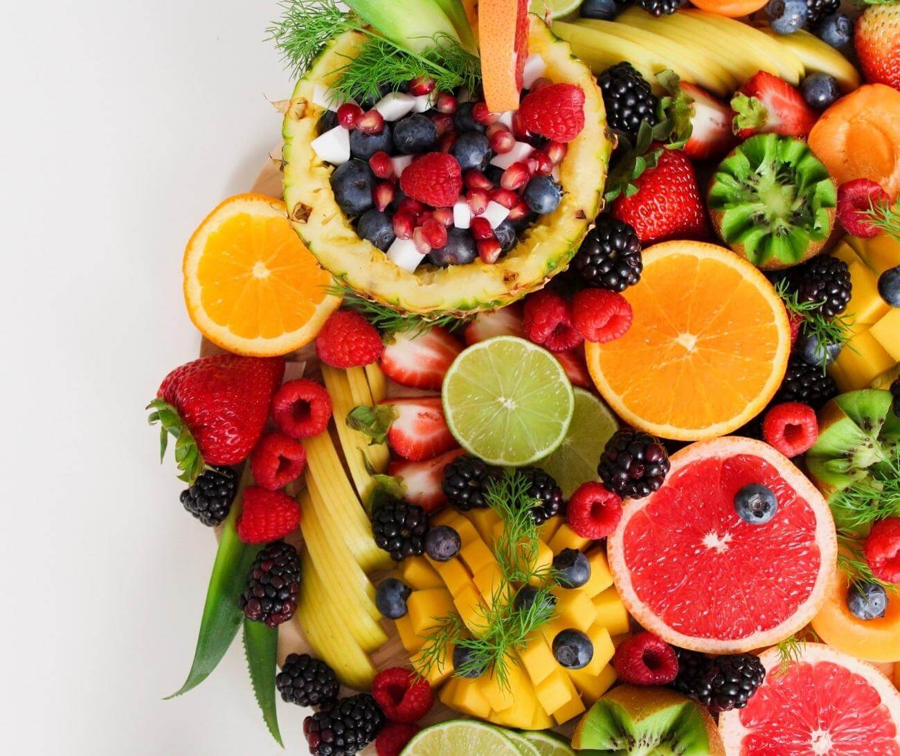 5 Früchte, die Frauen helfen, jung und gesund zu bleiben